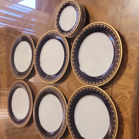 12 pc-Royal Sheffield Porcelain-Black Marble Rim With Gold Band plates - Picture 9 of 10